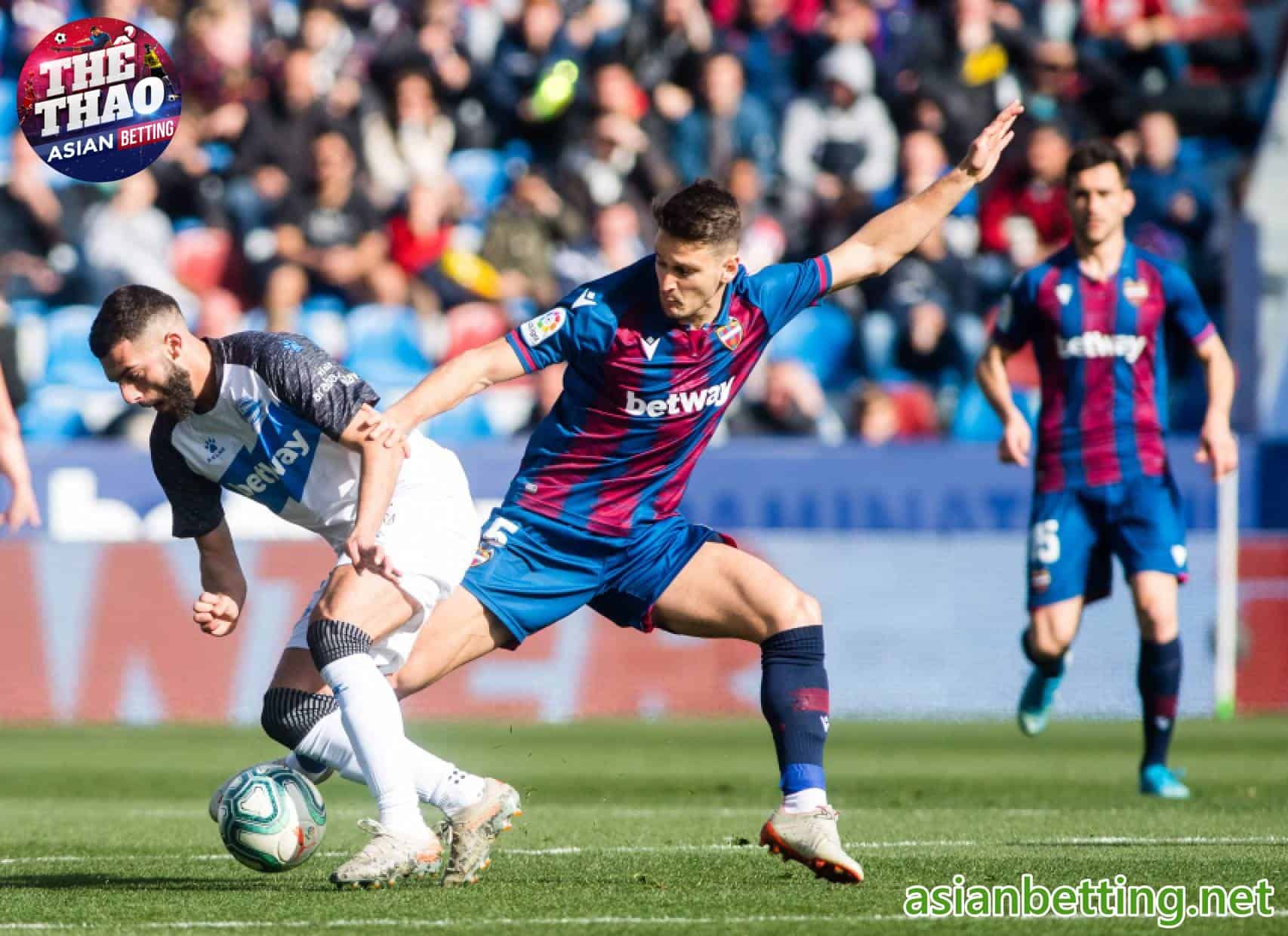 Soi kèo Villarreal vs Levante (1h ngày 4/1/2022)